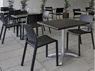 MESA COMEDOR MAX CUADRADA...