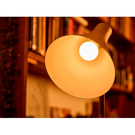 Bombilla Led Esférica Philips Luz Cálida