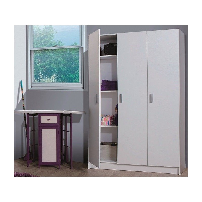 El armario escobero 3 zonas es un armario auxiliar de gran capacidad y con  una muy buena organización interior en 3 zonas difere