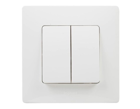 Interruptor Conmutador Doble Legrand Niloé Blanco