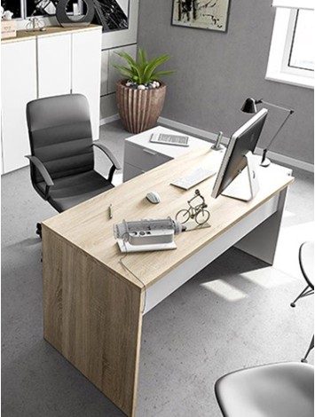 Mesas de escritorio y ordenador